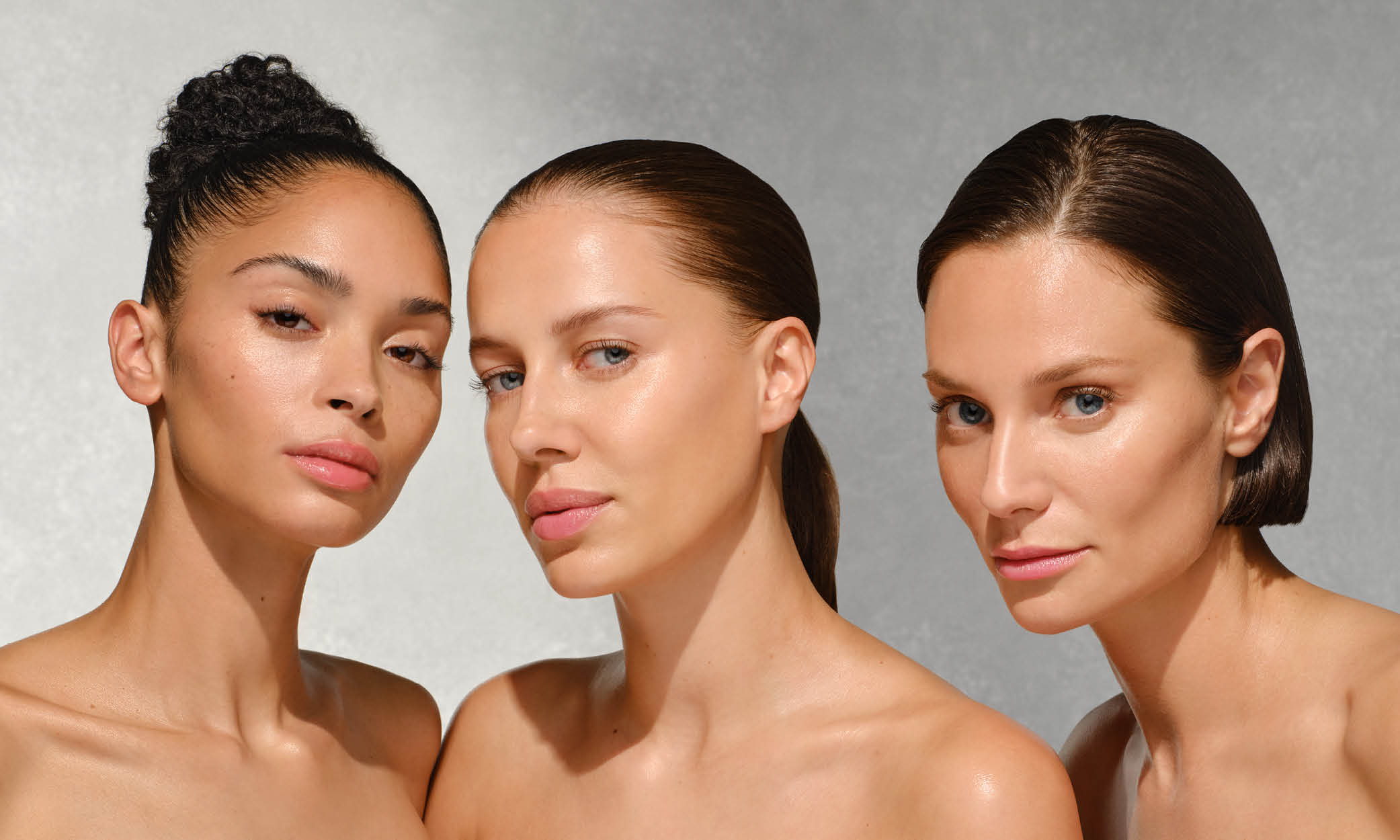 Slider Modelmotiv drei Frauen